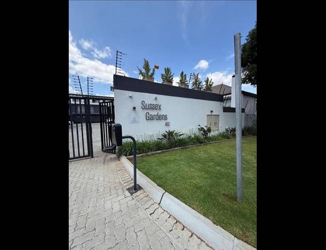 2 BEDROOM APARTMENT FOR SALE IN LYNNWOOD